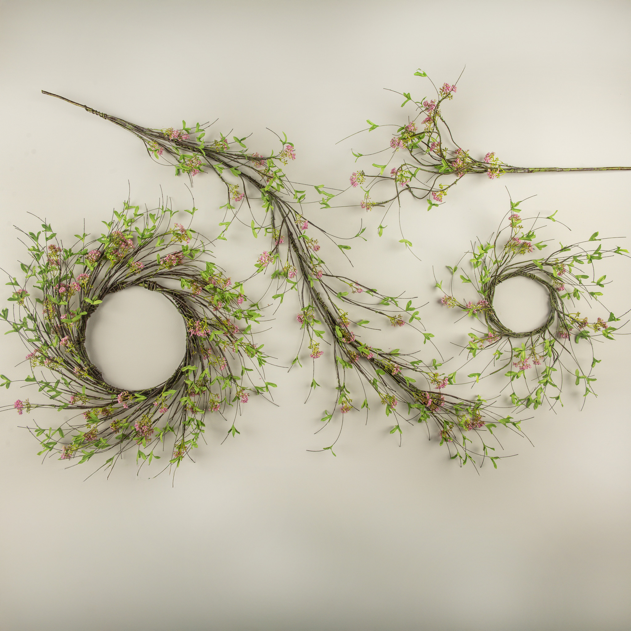 Pink Boxwood & Wildflower Vine Wreath, 24", photo 4 of 4