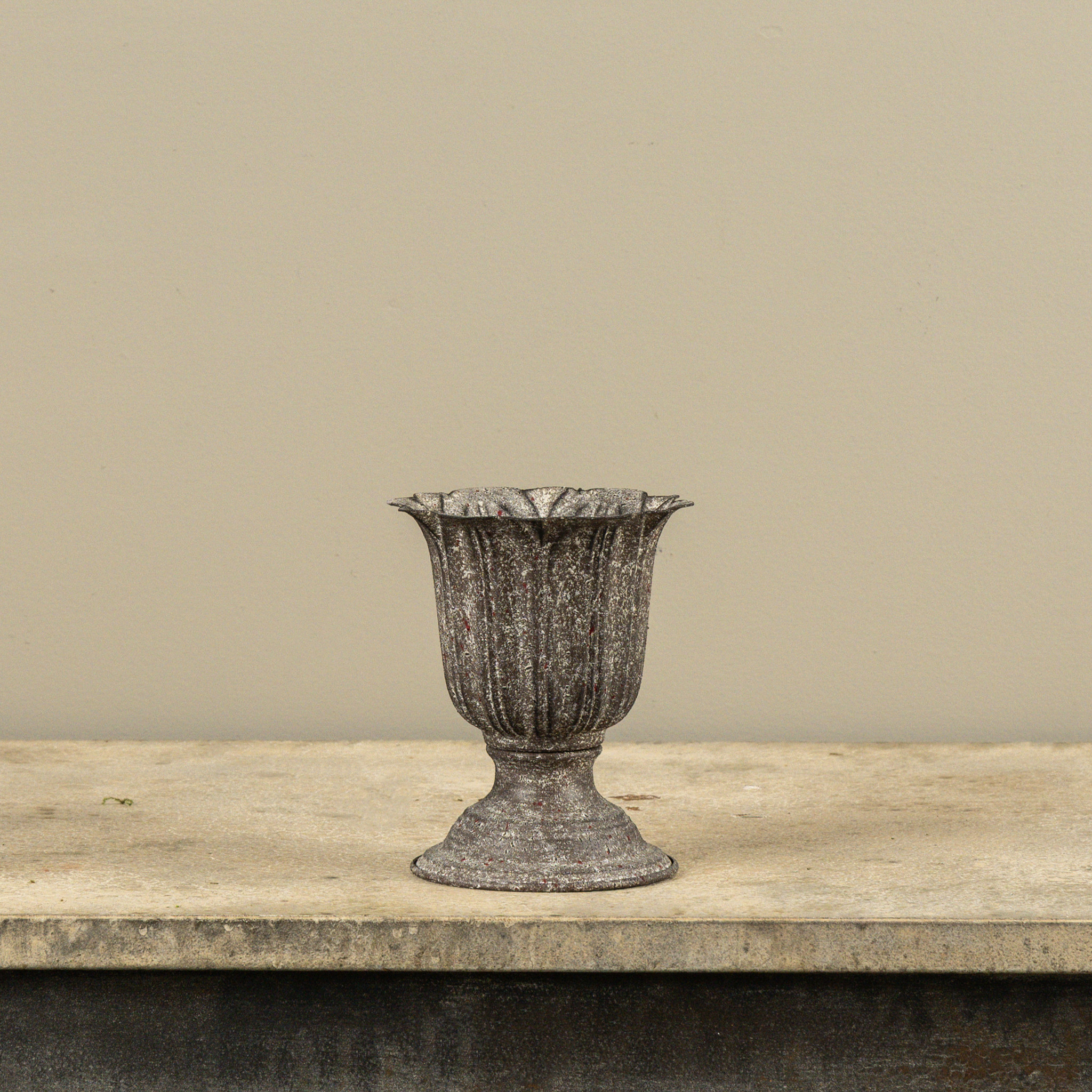 Theresa Urn