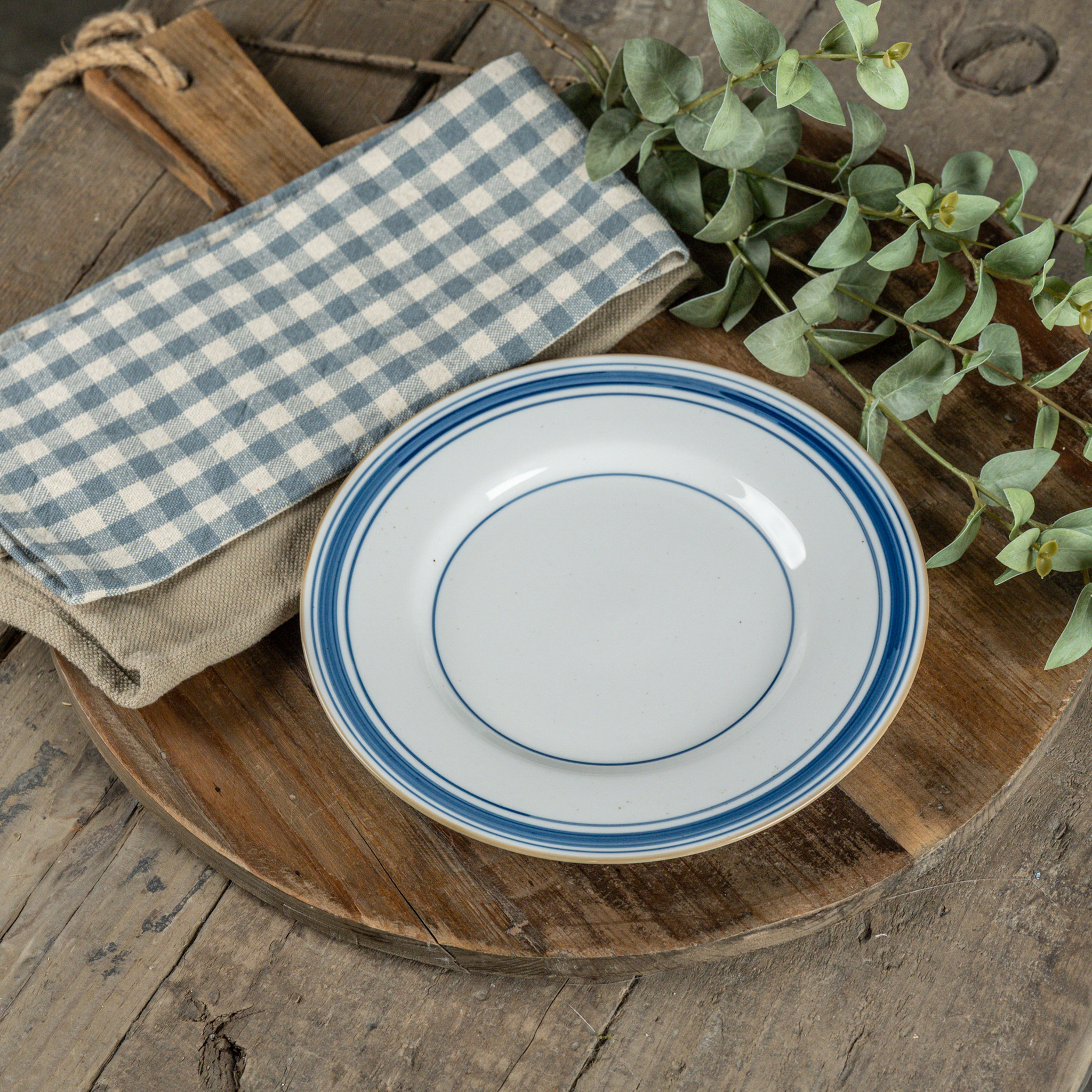 Cozy Cottage Plate, 11"