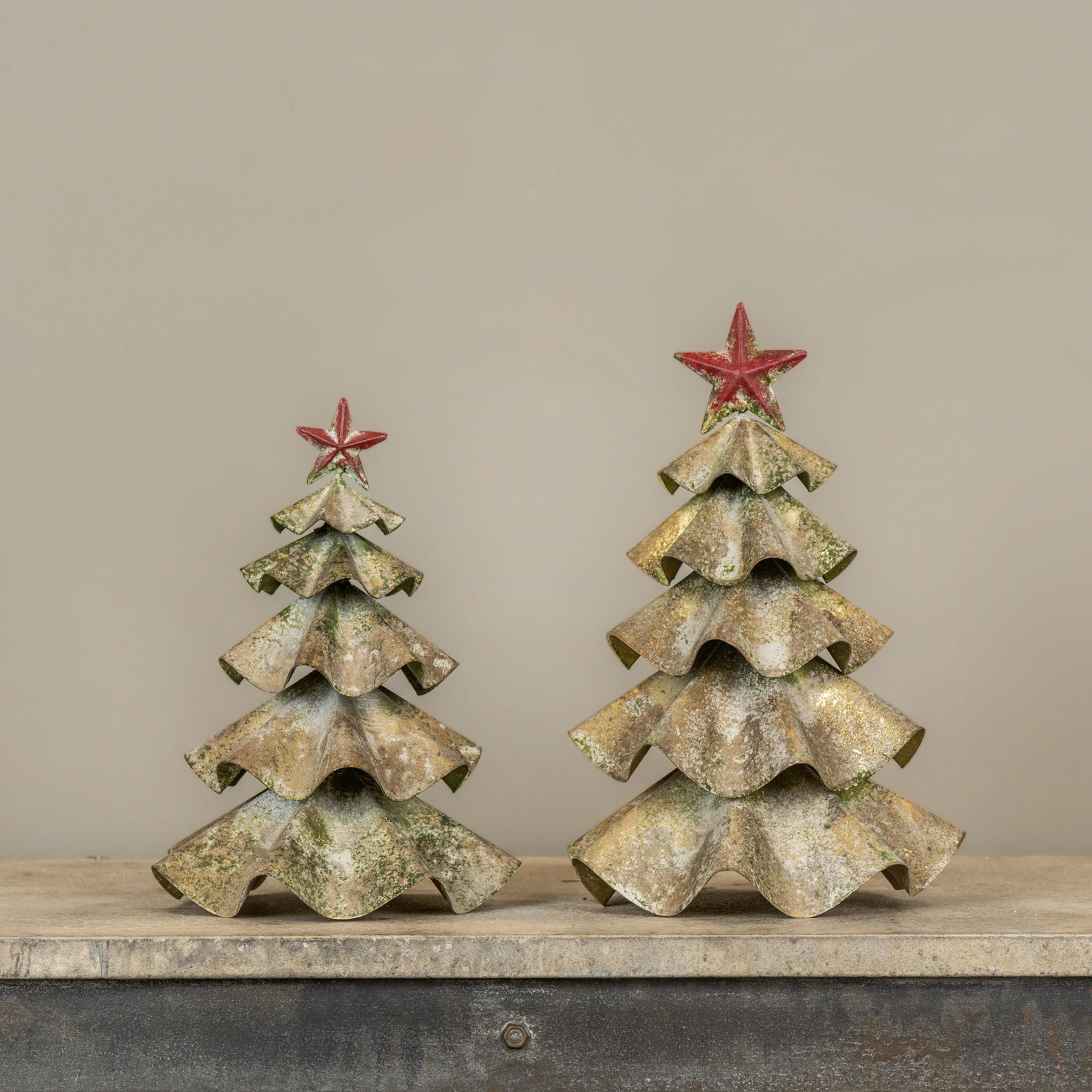 Gold Metal Tree with Red Star, 10.25", photo 3 of 3