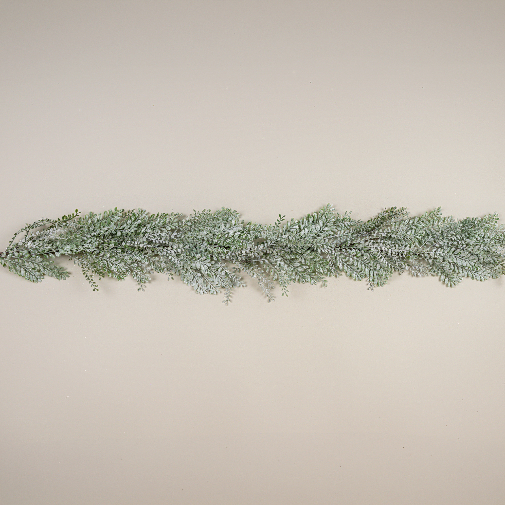 Frosted Boxwood Garland, 5 ft