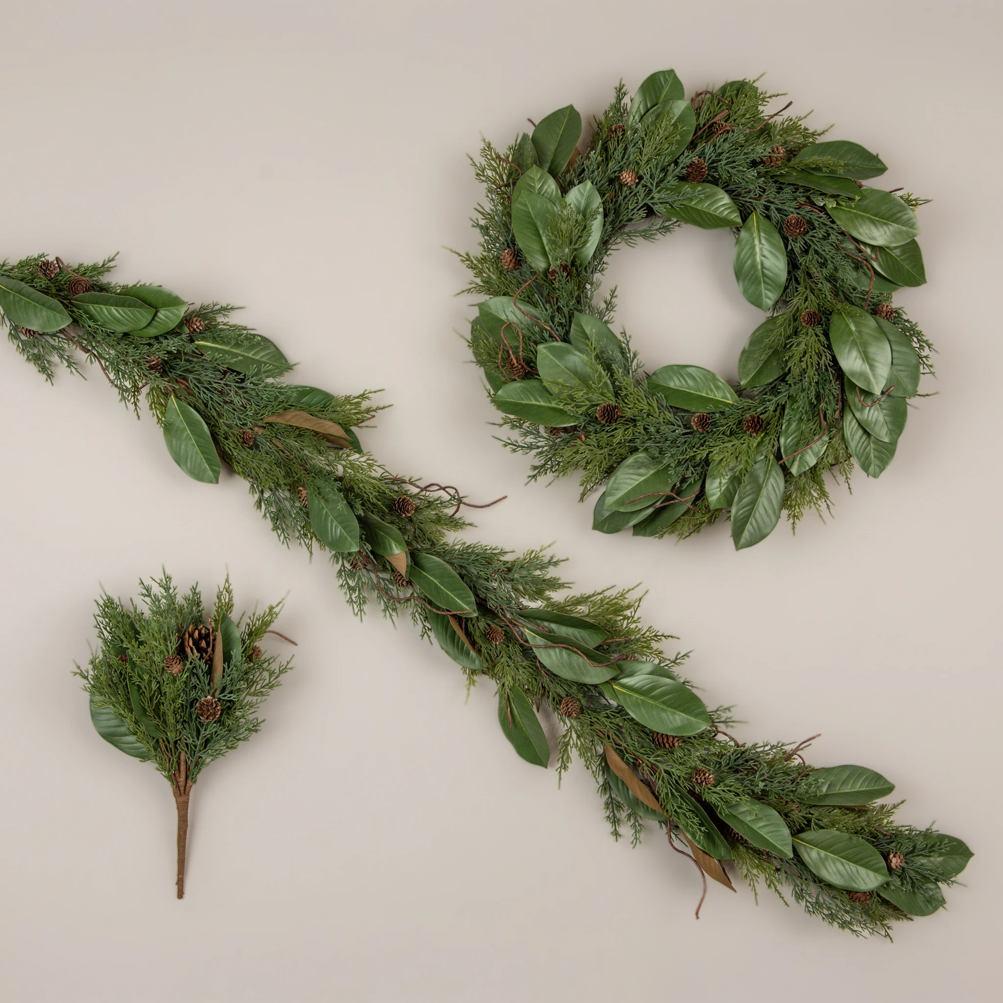 Magnolia Leaf & Pinecone Garland, 5 ft, photo 2 of 3