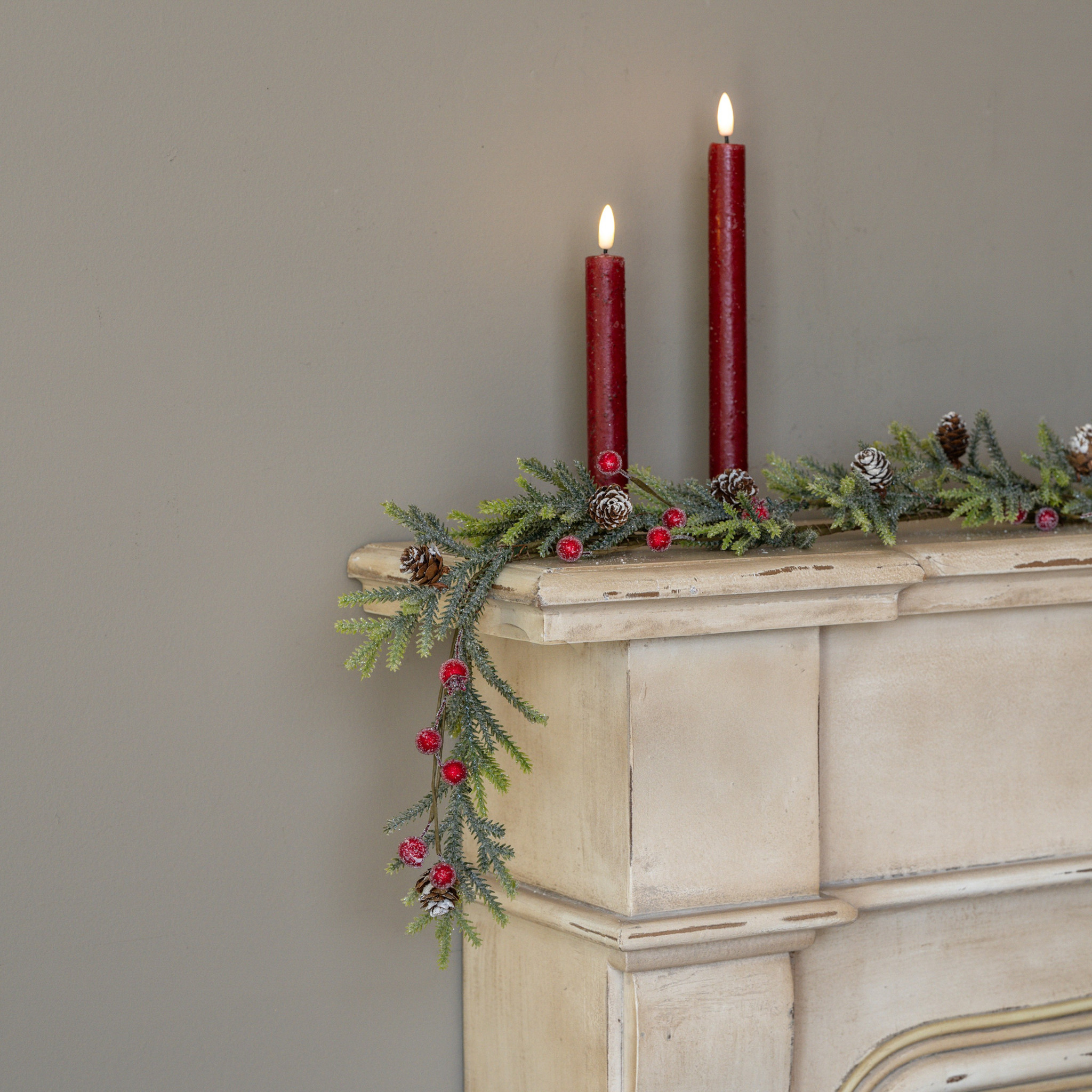 Mountain Pine with Iced Berries Garland, 4.5 ft, photo 4 of 4