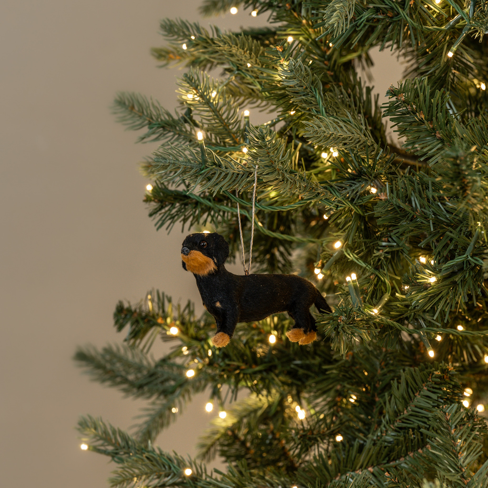 Black & Tan Dachshund Ornament, 3.25"