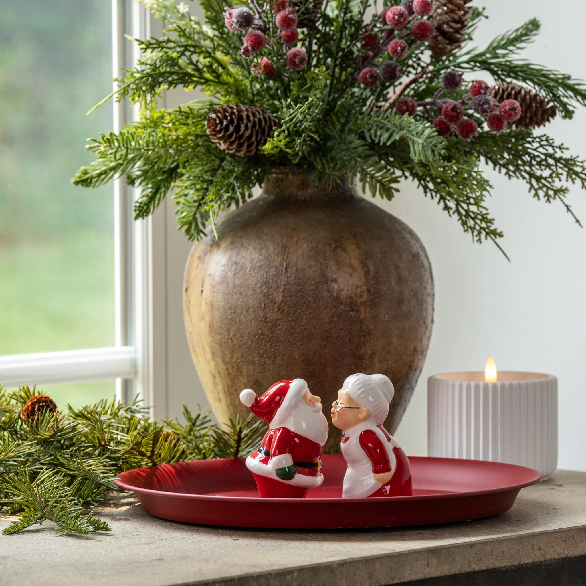 Kissing Claus' Salt & Pepper Shakers, Set of 2