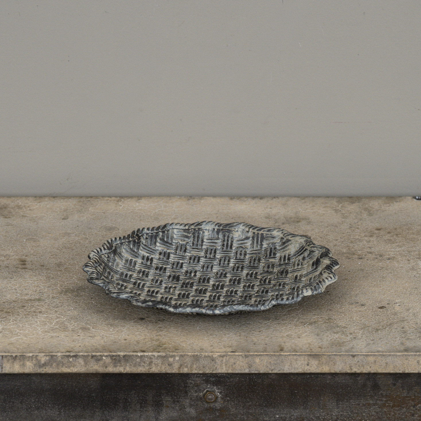 Metal Scalloped Tray, 10.25", photo 4 of 7