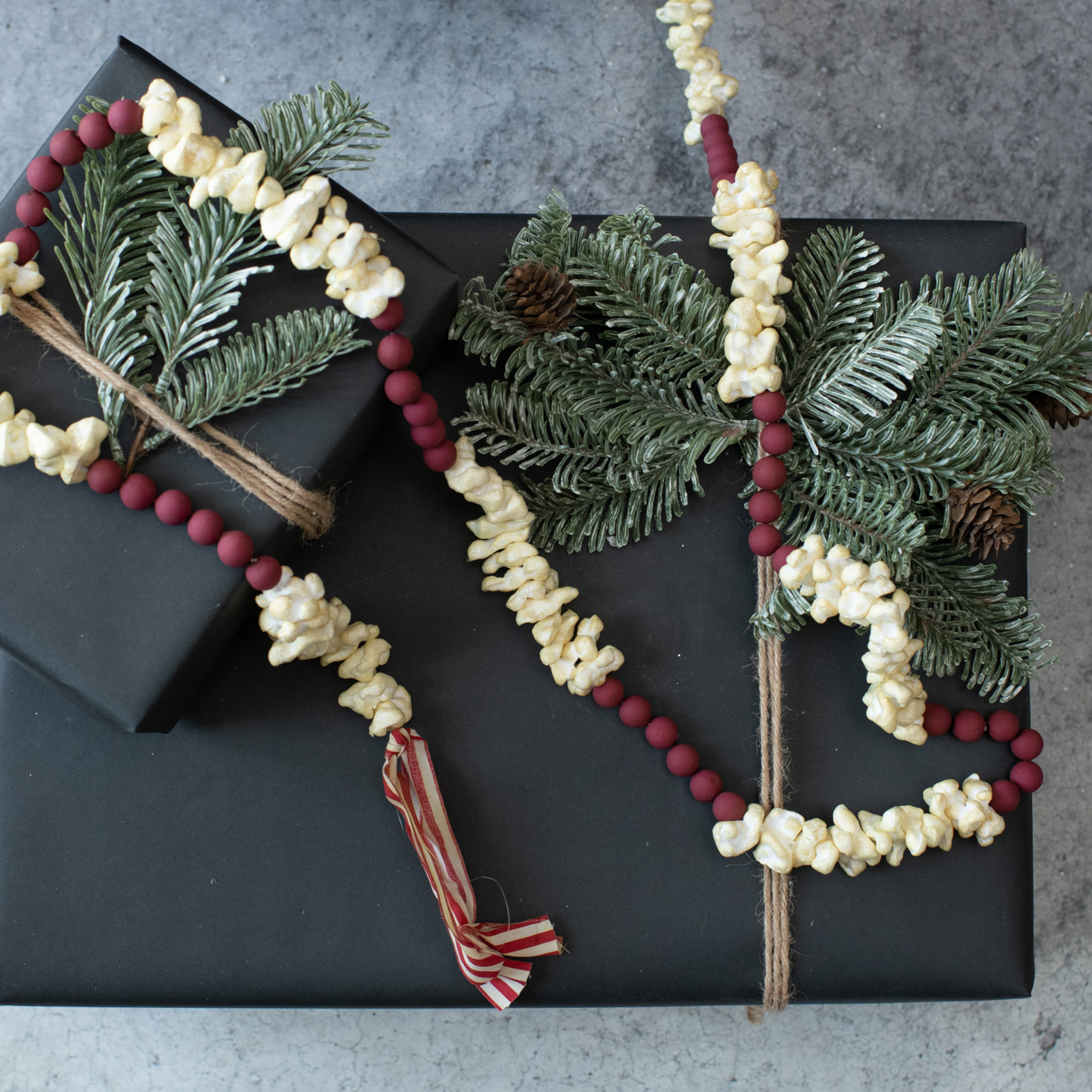 Popcorn Cranberry Garland, 9 ft
