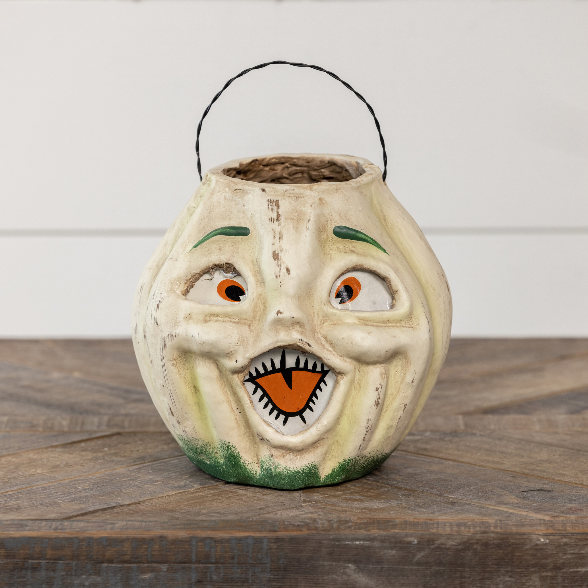 White Jack O Lantern Choir Boy, 7"