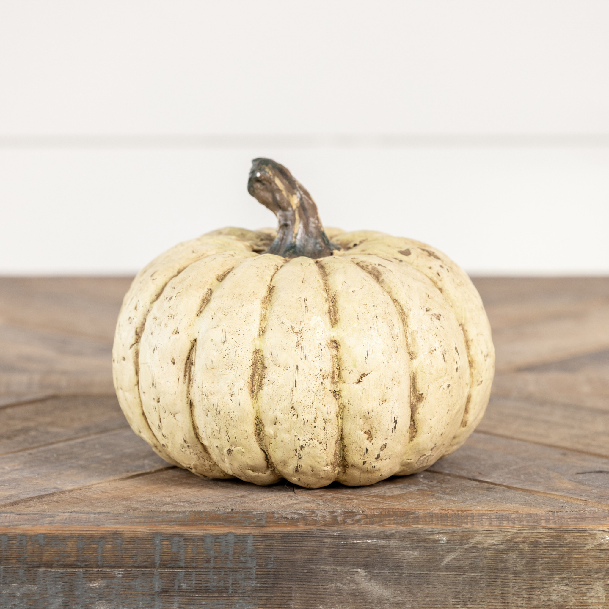 White Short Pumpkin, 5.75", photo 2 of 3