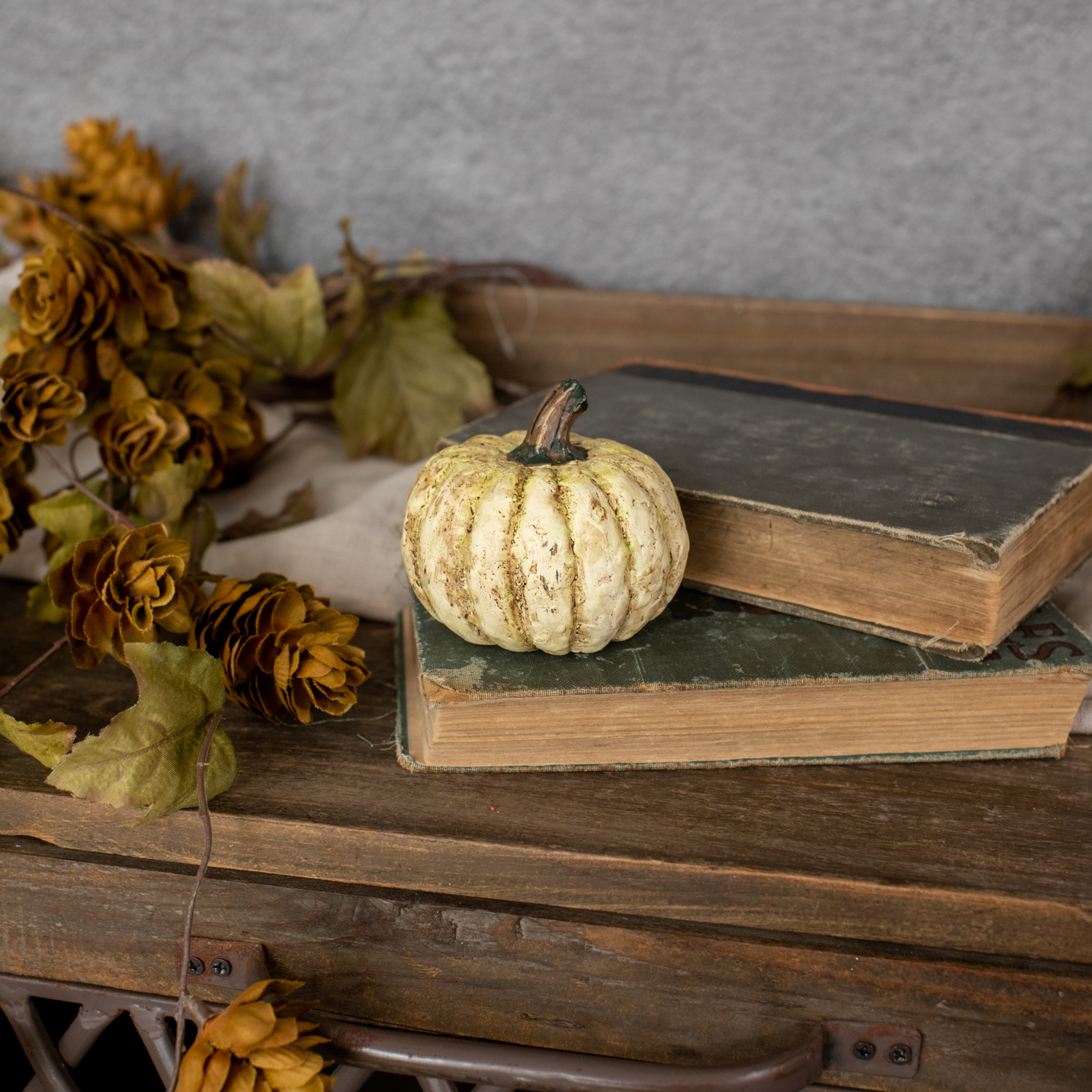 White Short Pumpkin, 2.75"