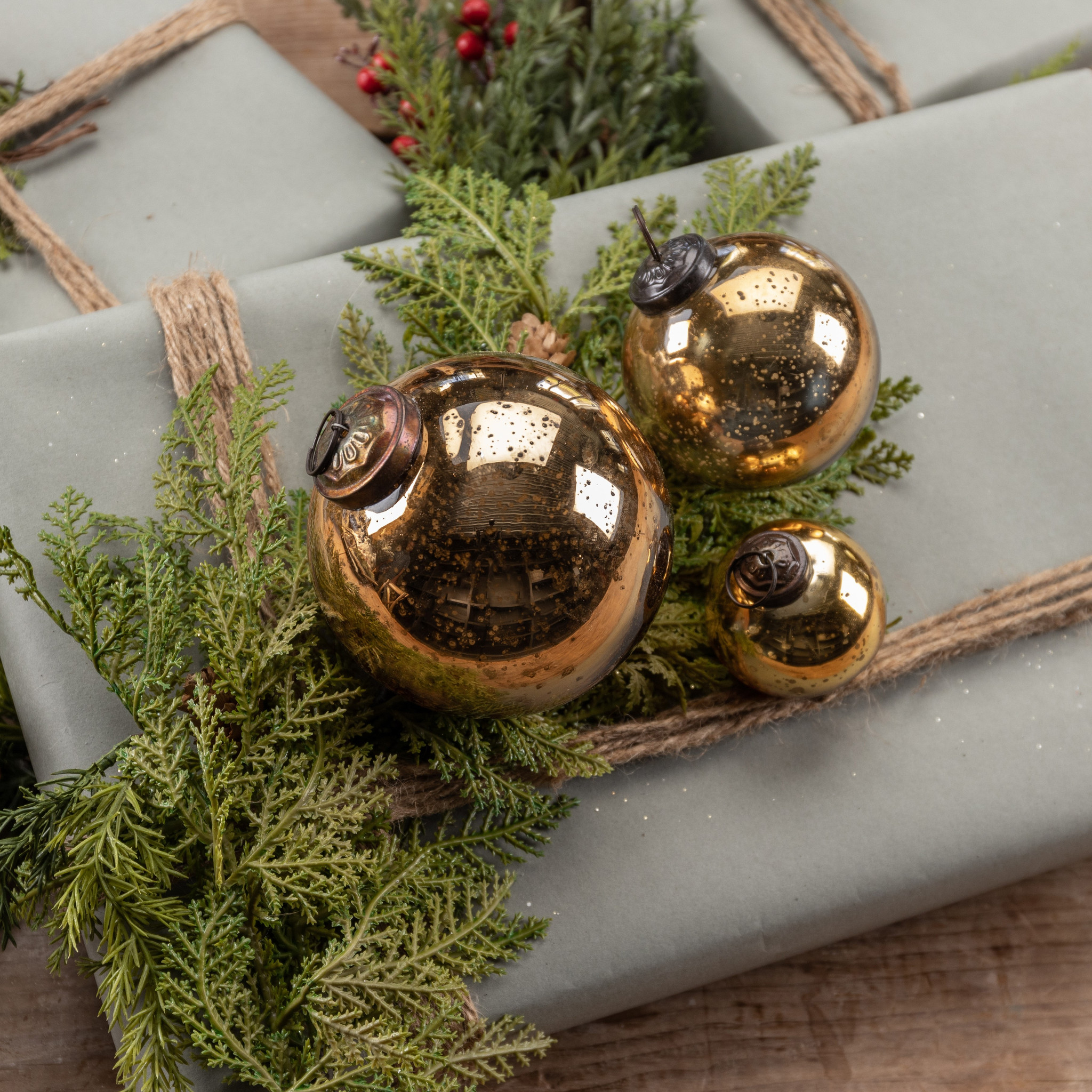 Bronze Kugel Ornament, 4"