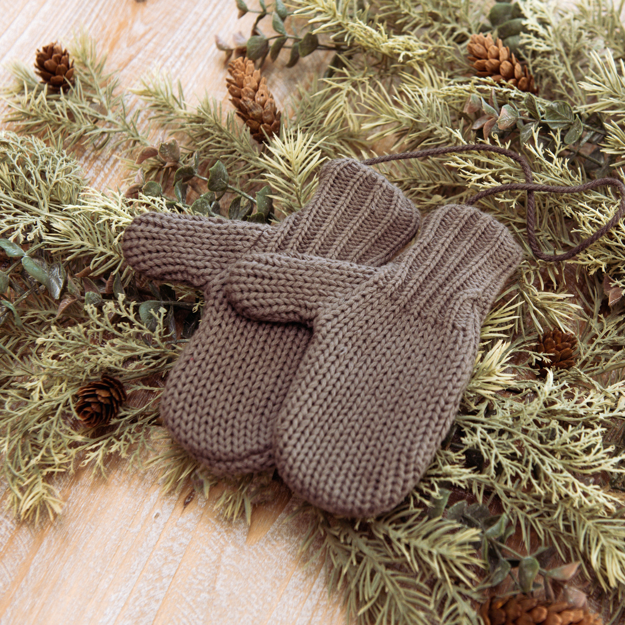 Grey Mitten Pair, photo 2 of 3