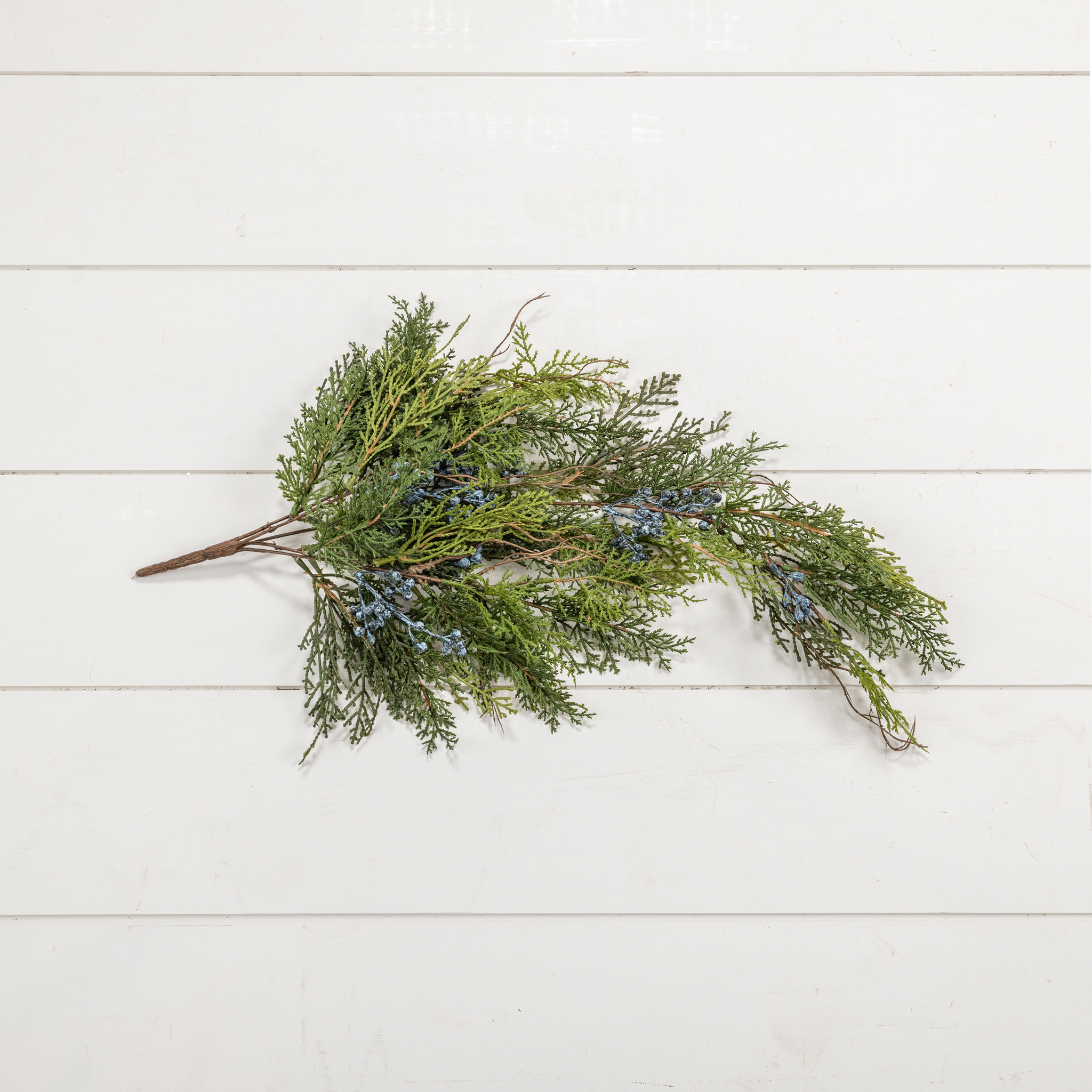 Cedar & Berries Hanging Bush, 26", photo 5 of 7