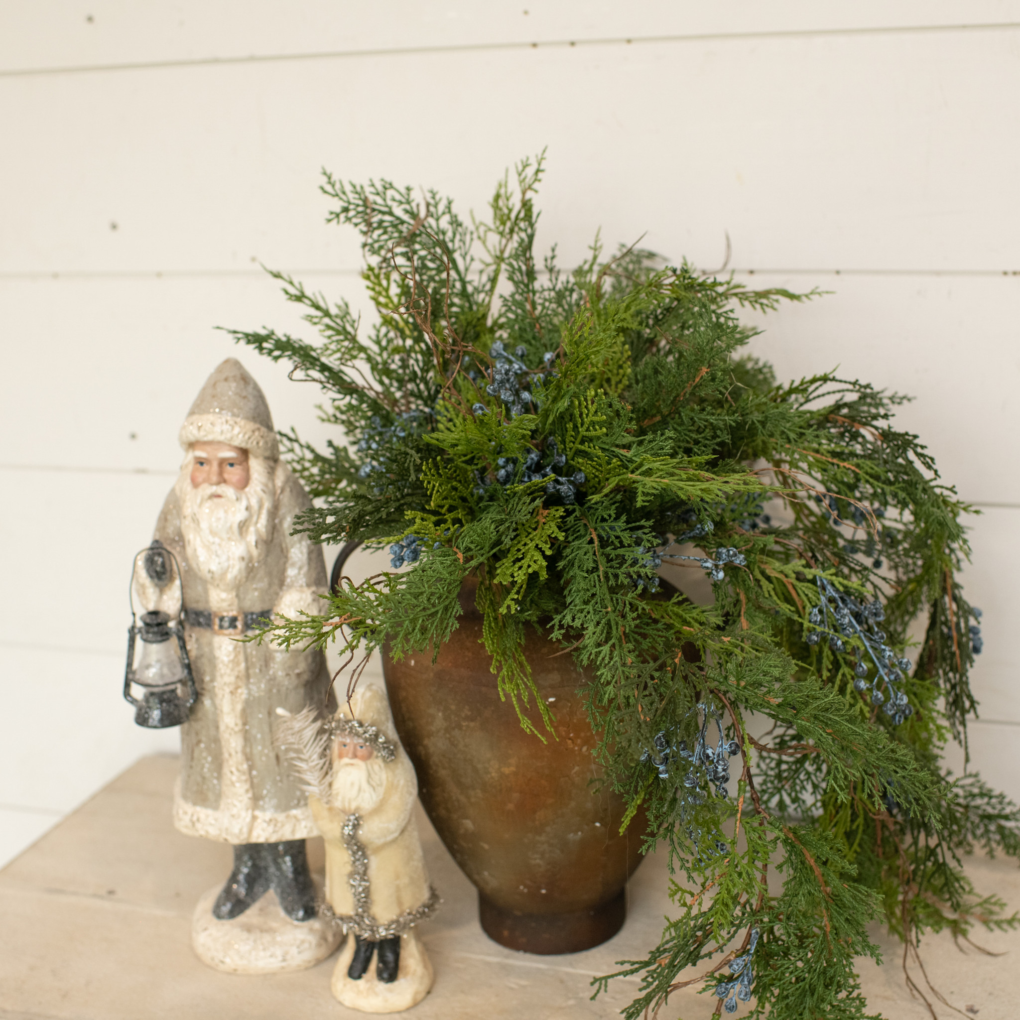Cedar & Berries Hanging Bush, 26", photo 4 of 7
