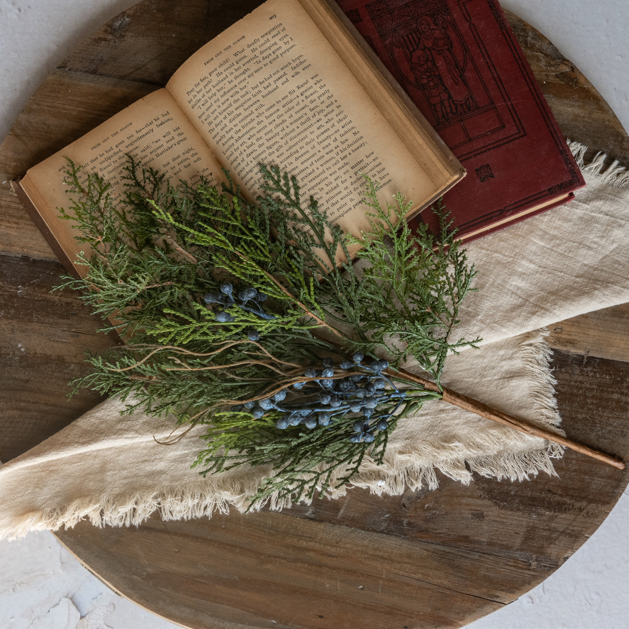 Cedar & Berries Pick, 18"
