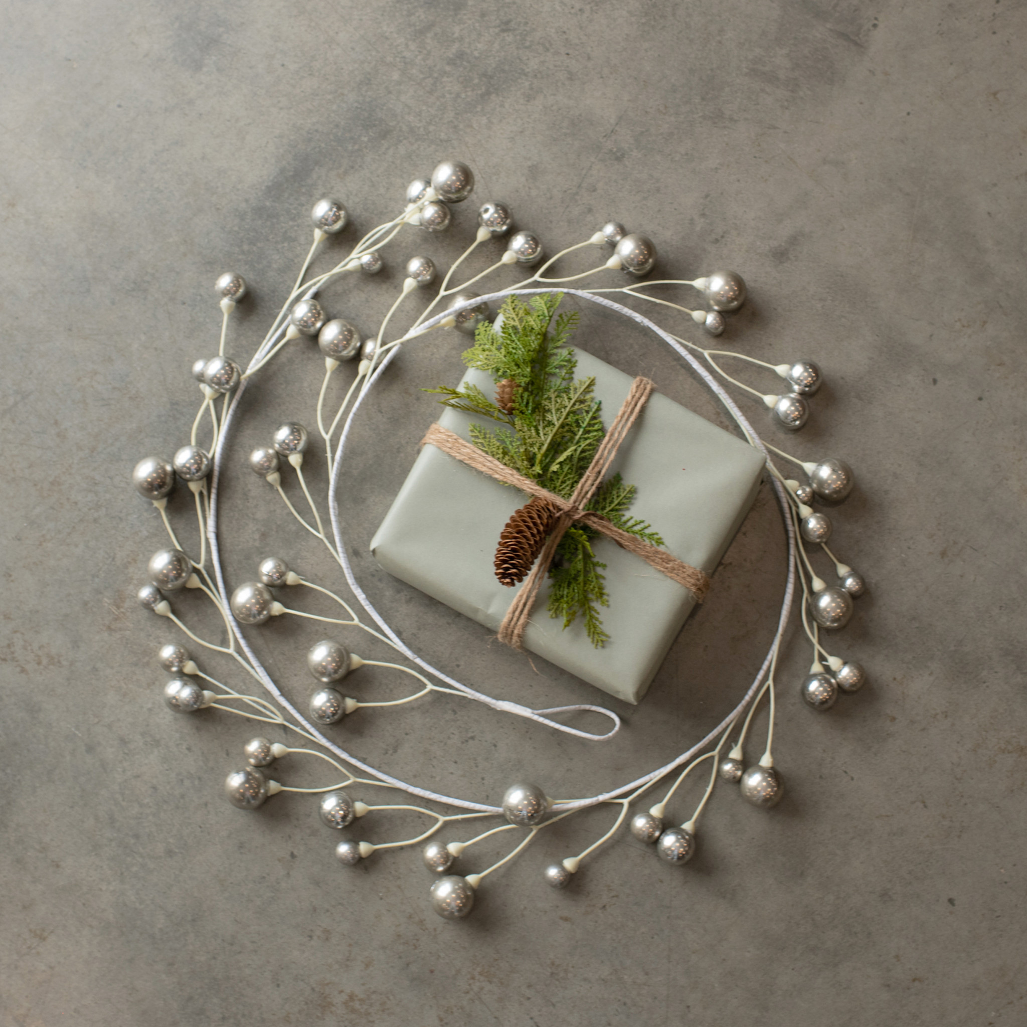 Silver Ball Garland with 1.5" Ball, 72", photo 2 of 2
