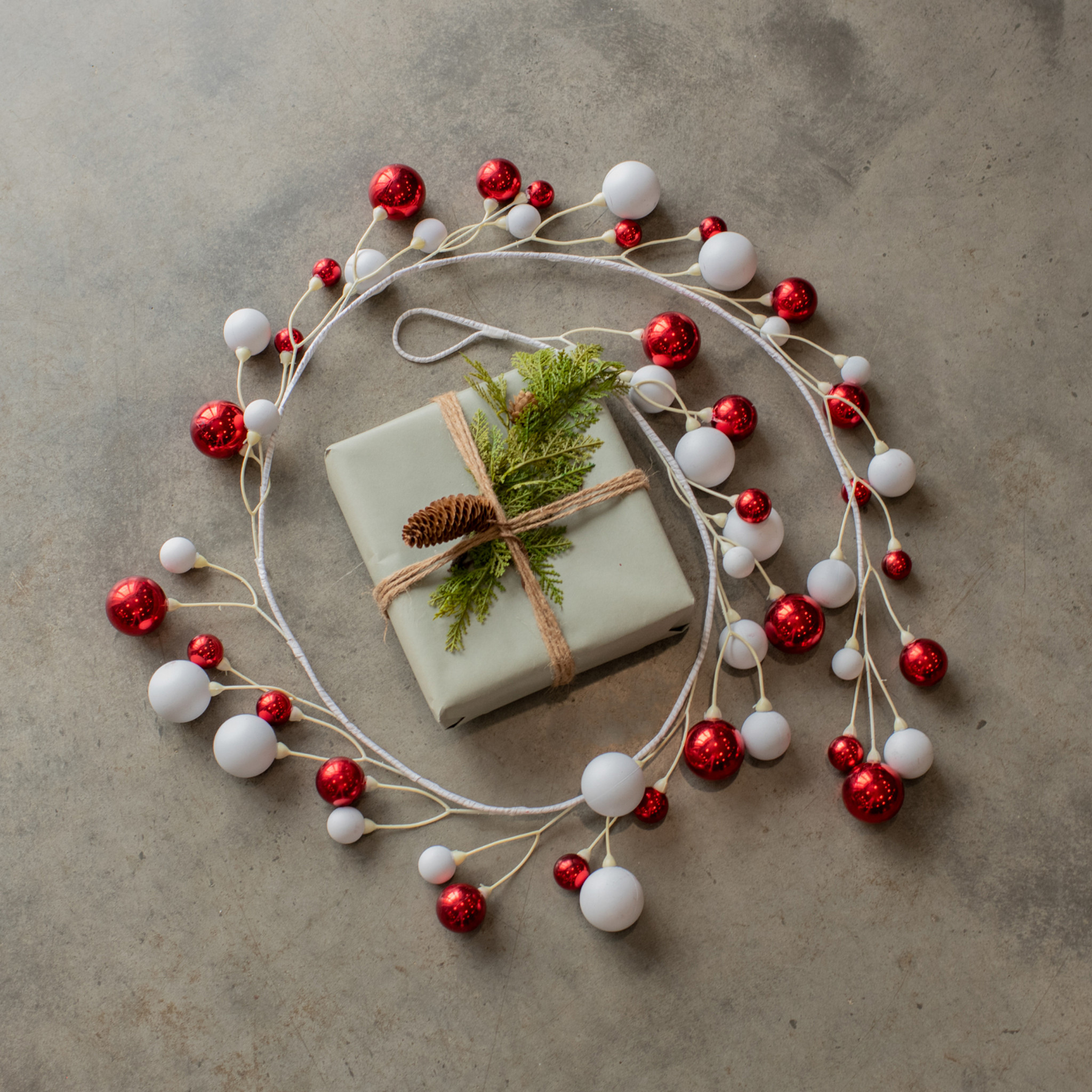 Red & White Ball Garland with 2" Ball, 72", photo 3 of 3