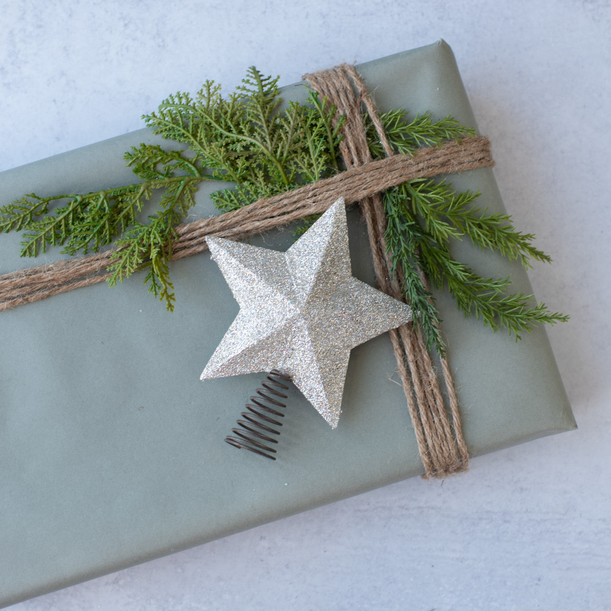 Solid Shimmer Star Stand, 6"