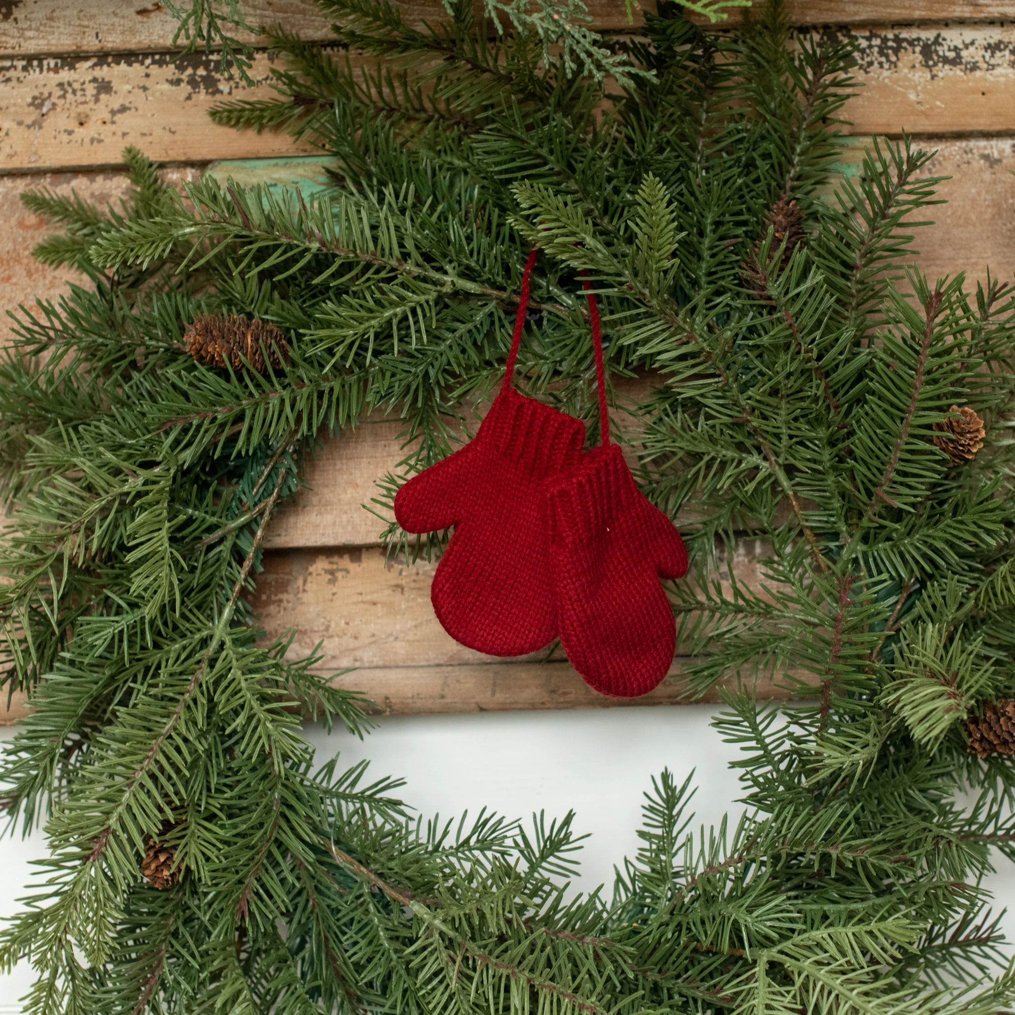 Red Mitten Ornaments, Set of 4, 4"