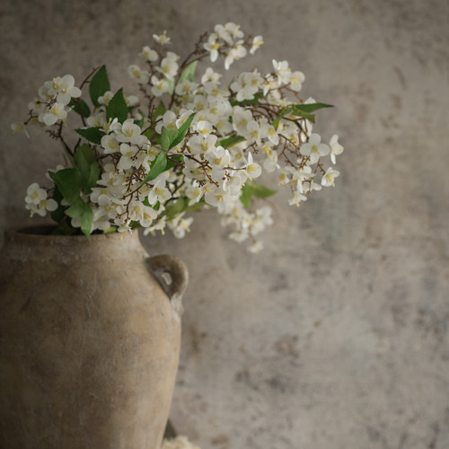 32" WHITE BLOSSOM SPRAY
