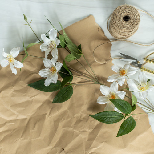 32.5" WHITE CLEMATIS FLORIDA SPRAY