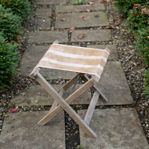 TAN & WHITE CAMPING CHAIR