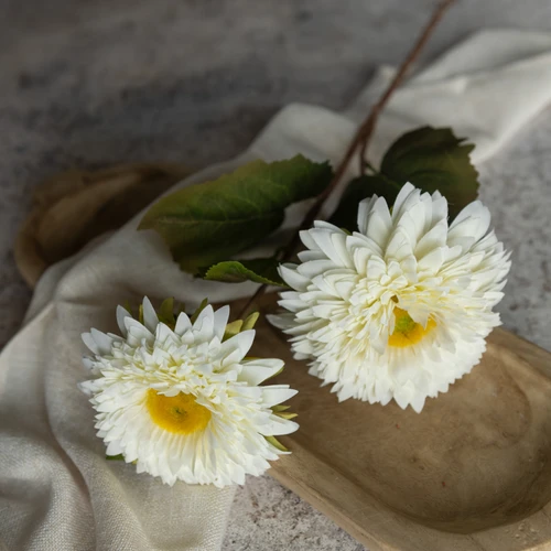 26" WHITE MUM SPRAY