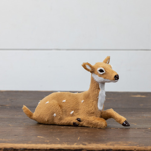 RESTING FUR DEER