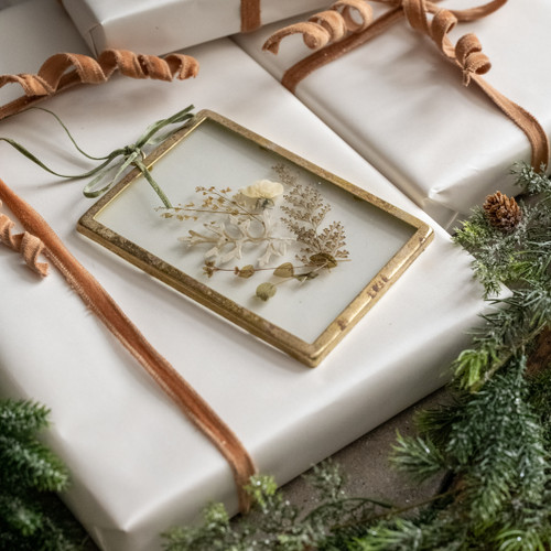 PRESSED CREAM FLORAL ORNAMENT