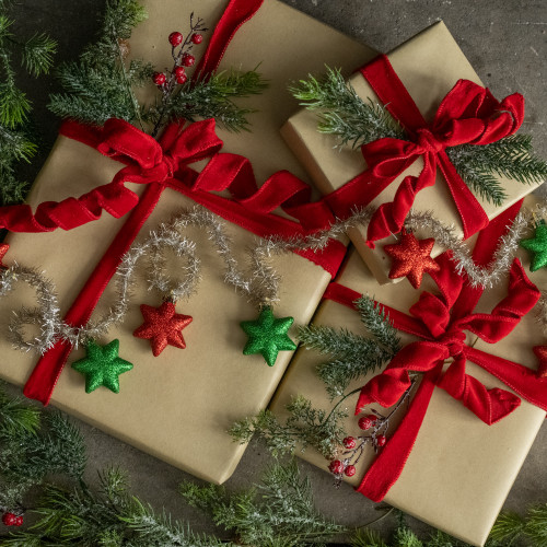 9' GLITTERED GREEN & RED STAR GARLAND W/ SILVER TINSEL