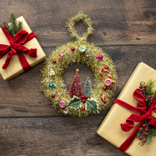10" VINTAGE DECORATED WREATH
