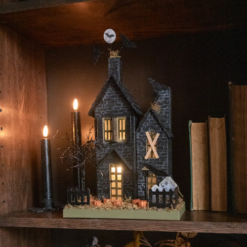 SPOOKY LIGHTED HAUNTED HOUSE