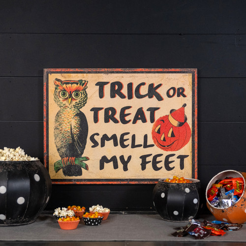 22" TRICK OR TREAT SIGN