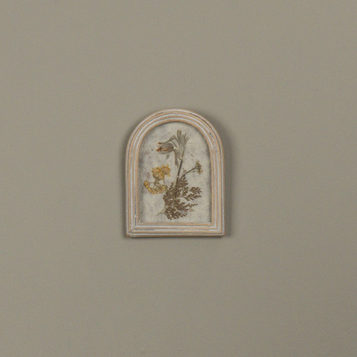 6.25" PRESSED YELLOW FLOWER IN ARCHED FRAME