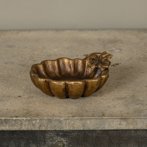 GOLD SCALLOPED PUMPKIN DISH