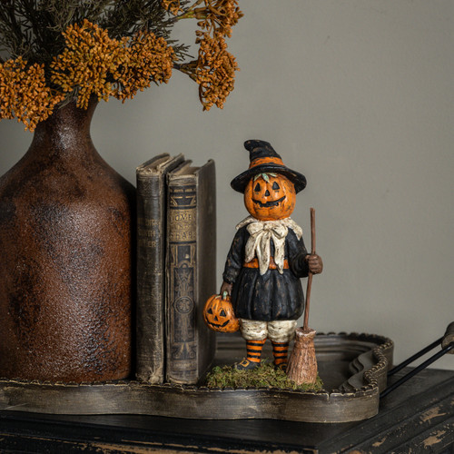 8" PUMPKIN GIRL