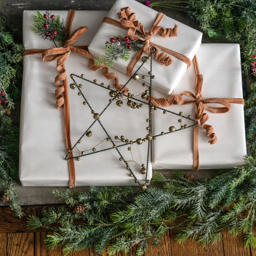WIRE & BALL STAR ORNAMENT