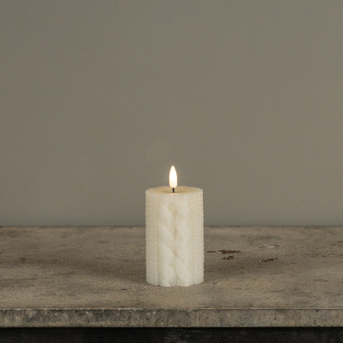 4" CREAM SWEATER 3D FLAME CANDLE