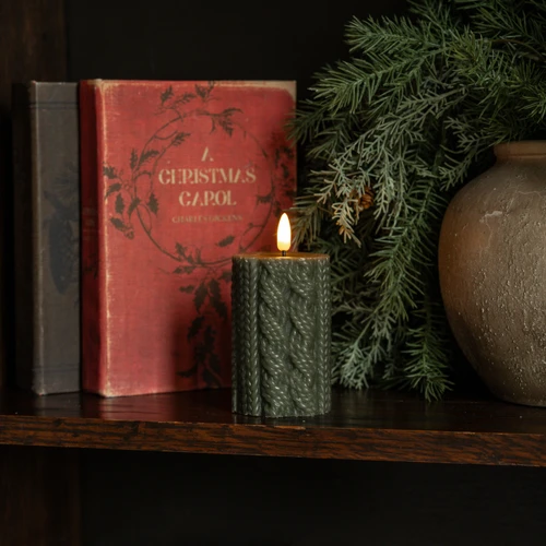 4" DARK GREEN SWEATER 3D FLAME CANDLE