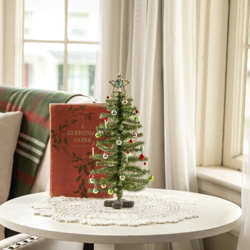 11" GREEN FESTIVE TREE