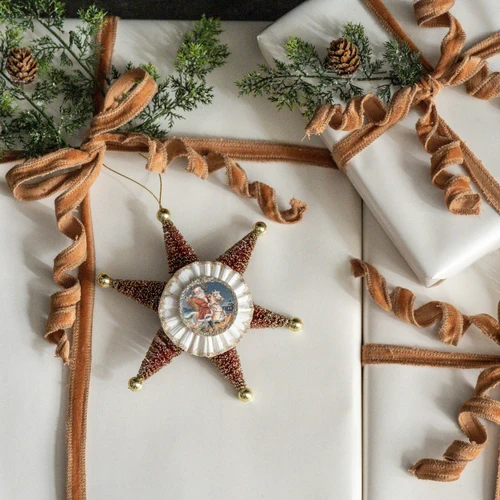 GLITTERED RED STAR W/ SANTA ORNAMENT