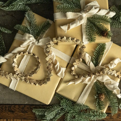 6' FOLDED MUSIC NOTES PAPER GARLAND