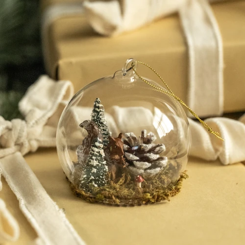 SQUIRREL IN GLASS GLOBE ORNAMENT