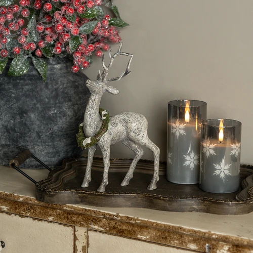 PROUD DEER W/ WREATH