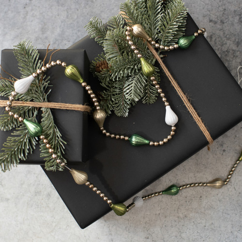 6' GREEN, GOLD, SILVER & WHITE GLASS BEAD GARLAND
