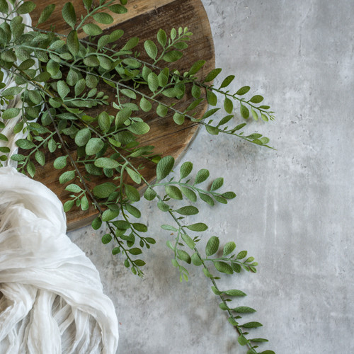 31" DUSTY RUSCUS LEAF HANGING VINE