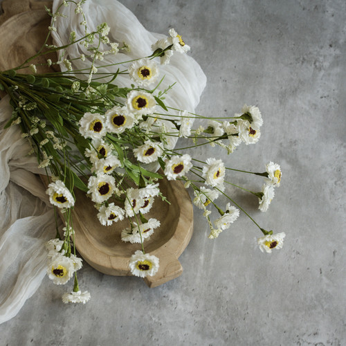 22" WHITE PAPER DAISY BUSH