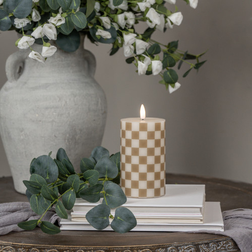 5" GOLD CHECKED 3D FLAME PILLAR CANDLE