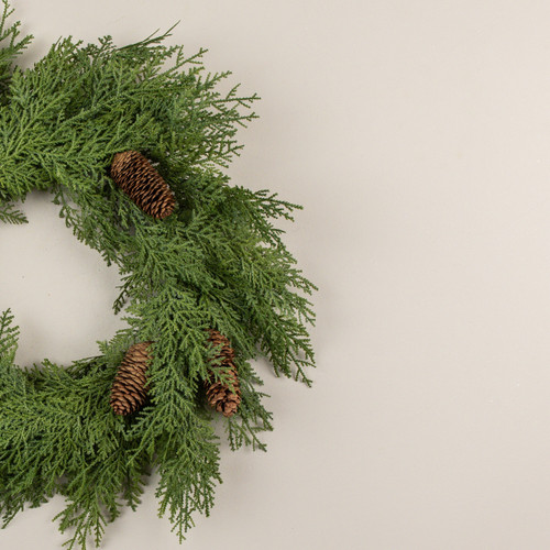 24" CEDAR W/ PINECONE WREATH