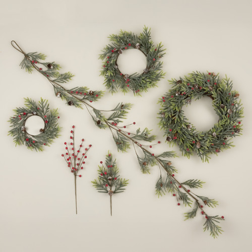 7" MOUNTAIN PINE W/ BERRIES WREATH
